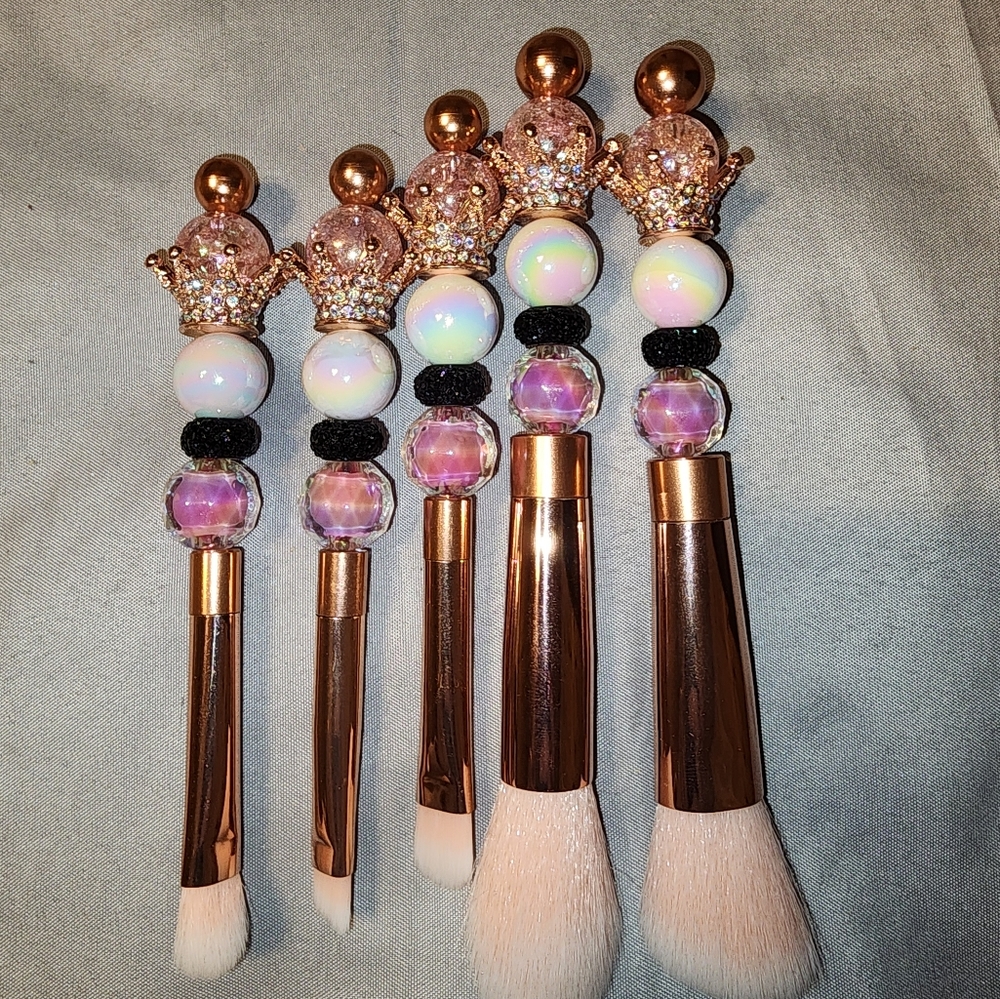 Beaded makeup brush set